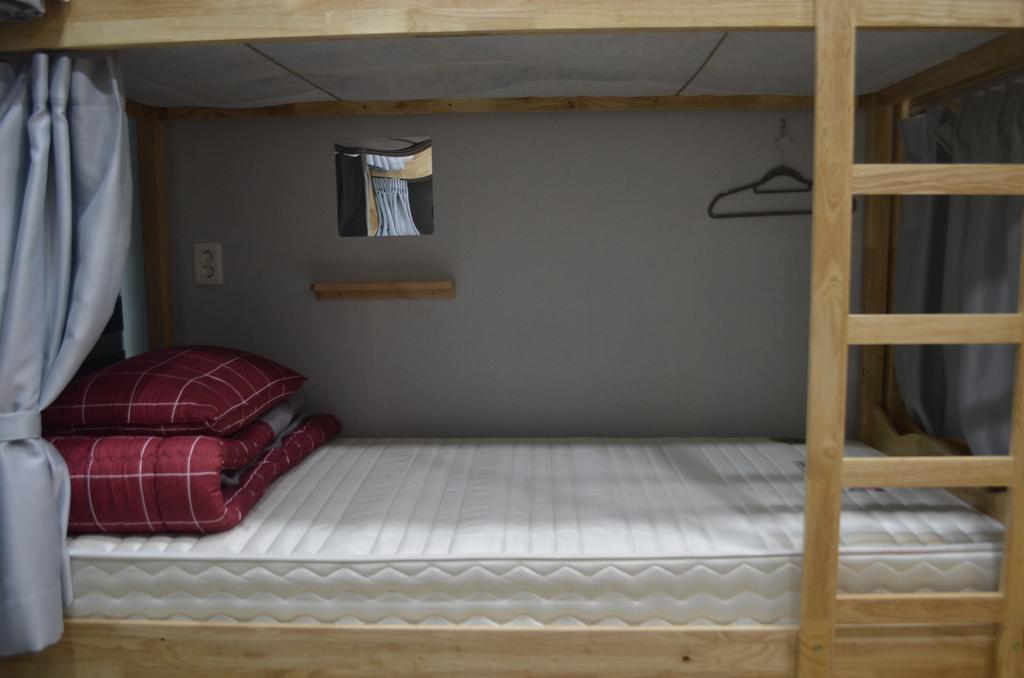Moondong'S Hostel Пусан Экстерьер фото